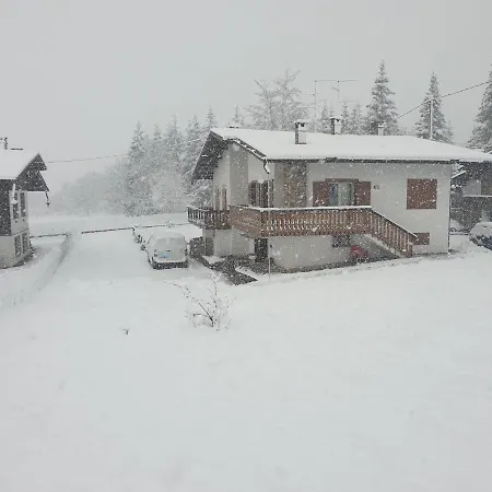 Graziosa Bifamiliare Ad Con Giardino Privato Holiday home *
