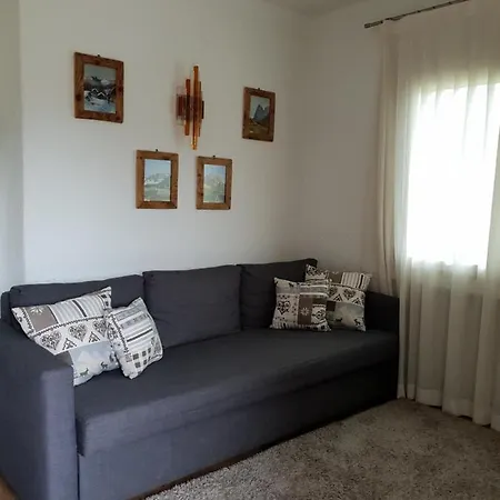 Graziosa Bifamiliare Ad Con Giardino Privato * Asiago